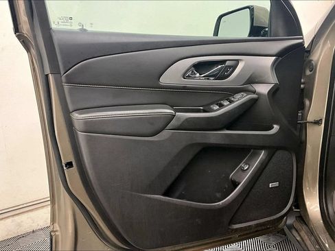 Used 2020 Chevrolet Traverse LT w/ LT Premium Package FWD image 24