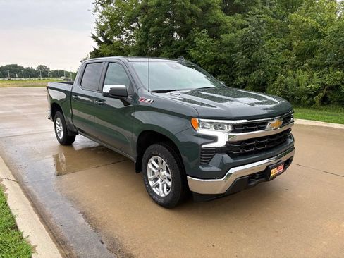 Used 2025 Chevrolet Silverado 1500 LT w/ Z71 Off-Road Package AWD/4WD image 11