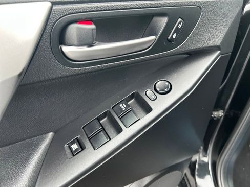 Used 2013 MAZDA MAZDA3 i Grand Touring image 18