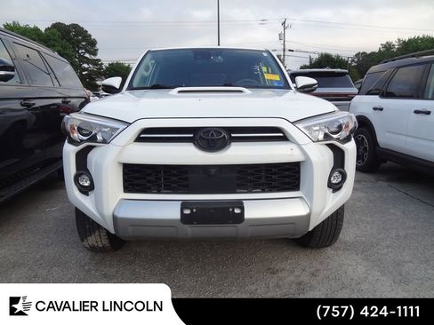 Used 2023 Toyota 4Runner TRD Off-Road Premium w/ Off Road Premium Plus Package AWD/4WD image 2