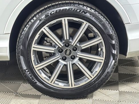 Used 2023 Audi Q7 2.0T Premium Plus w/ Premium Plus Package AWD/4WD image 27