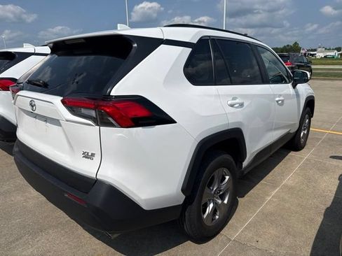 Used 2025 Toyota RAV4 XLE AWD/4WD image 7