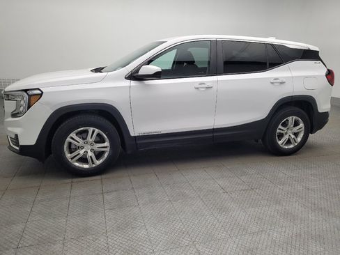 Used 2024 GMC Terrain SLE FWD image 2