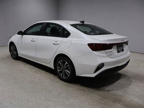 Used 2024 Kia Forte LXS FWD image 4