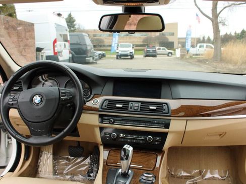 Used 2011 BMW 535i xDrive Sedan image 18