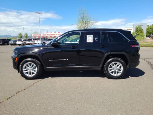 New 2026 Jeep Grand Cherokee 4WD image 11