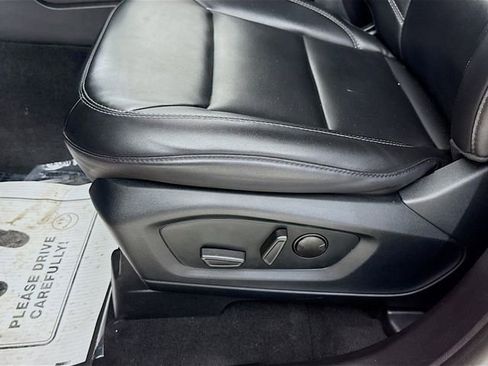 Certified 2022 Ford Explorer XLT w/ Equipment Group 202A image 18