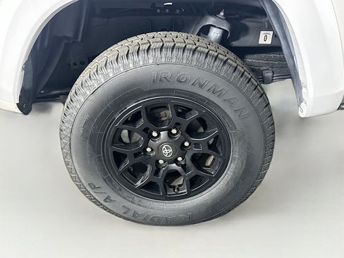 Used 2021 Toyota Tacoma SR5 image 11