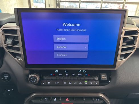 Used 2025 Toyota Tundra Limited image 25