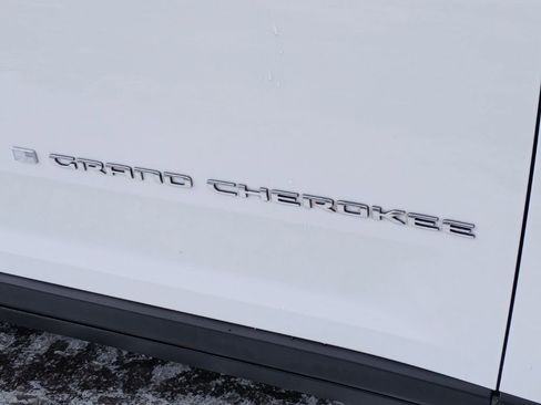 Used 2023 Jeep Grand Cherokee L Laredo w/ Luxury Tech Group I AWD/4WD image 27