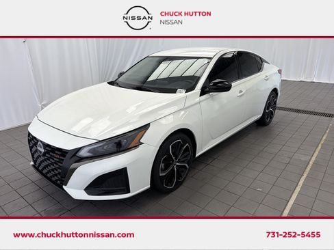 Used 2023 Nissan Altima 2.5 SR FWD image 1