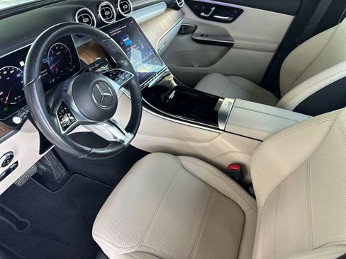 Used 2023 Mercedes-Benz GLC 300 4MATIC image 11