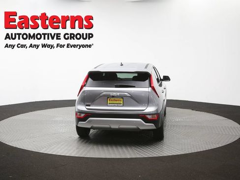 Used 2025 Kia Niro LX FWD image 36