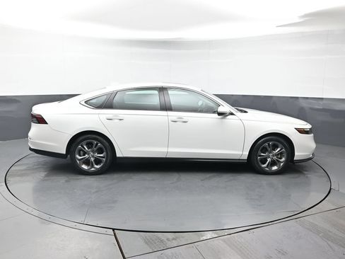 Used 2023 Honda Accord EX image 6