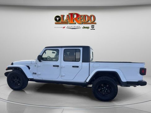 Used 2021 Jeep Gladiator Sport image 4