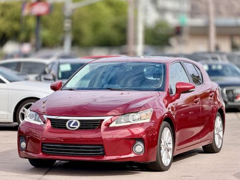 Used 2013 Lexus CT 200h w/ Premium Pkg w/Navigation FWD image 4