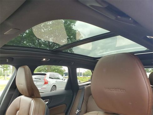 Used 2020 Volvo XC60 T8 Inscription image 13