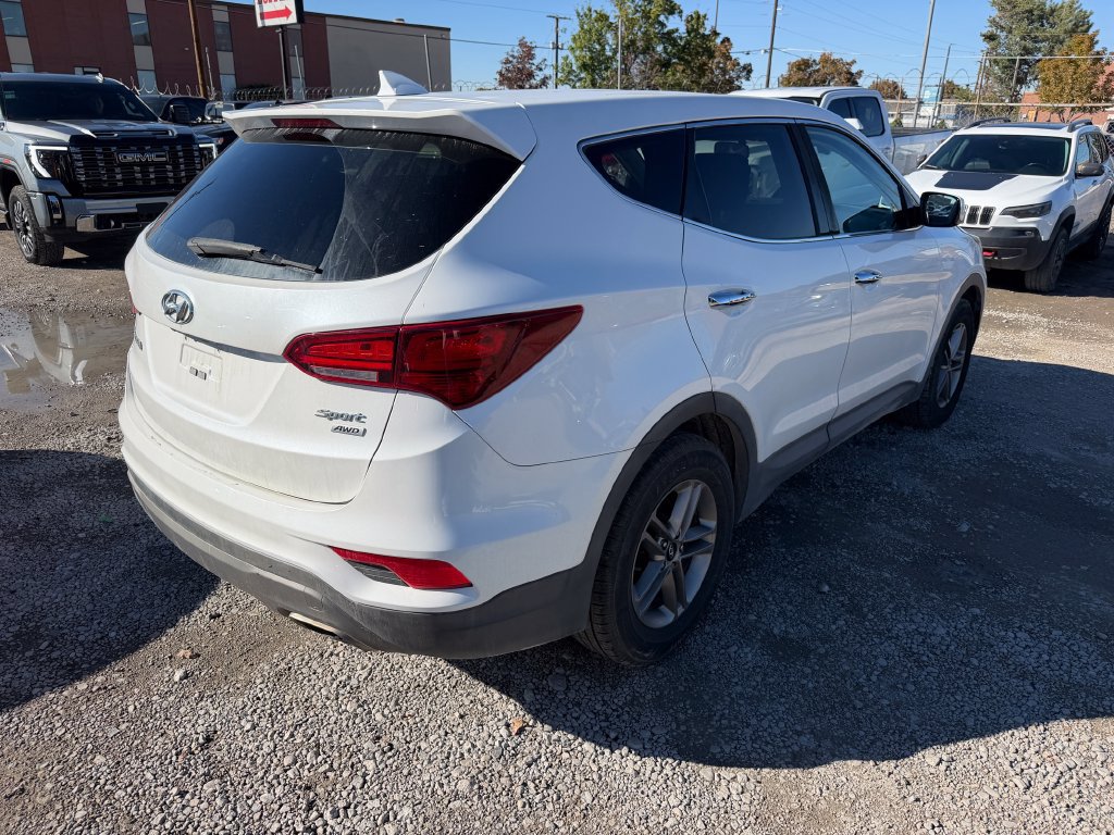 Used 2017 Hyundai Santa Fe Sport AWD/4WD image 5