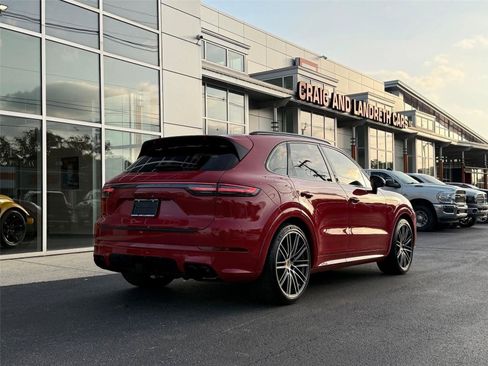 Used 2021 Porsche Cayenne GTS AWD/4WD image 5