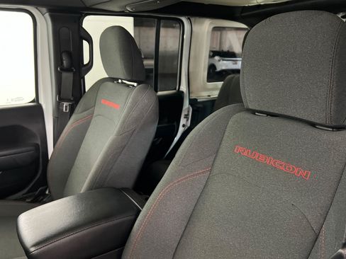 Used 2025 Jeep Wrangler Unlimited Rubicon AWD/4WD image 16