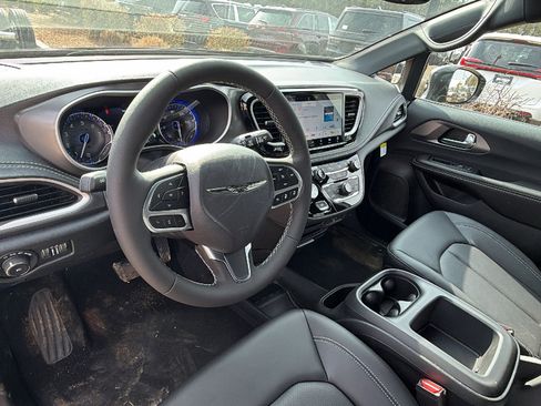 New 2026 Chrysler Pacifica Select FWD image 20