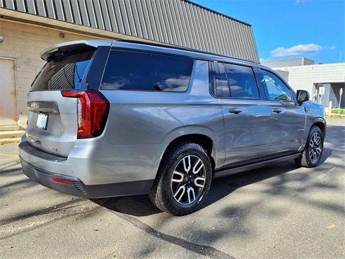 Used 2023 GMC Yukon XL AT4 w/ AT4 Premium Plus Package image 5