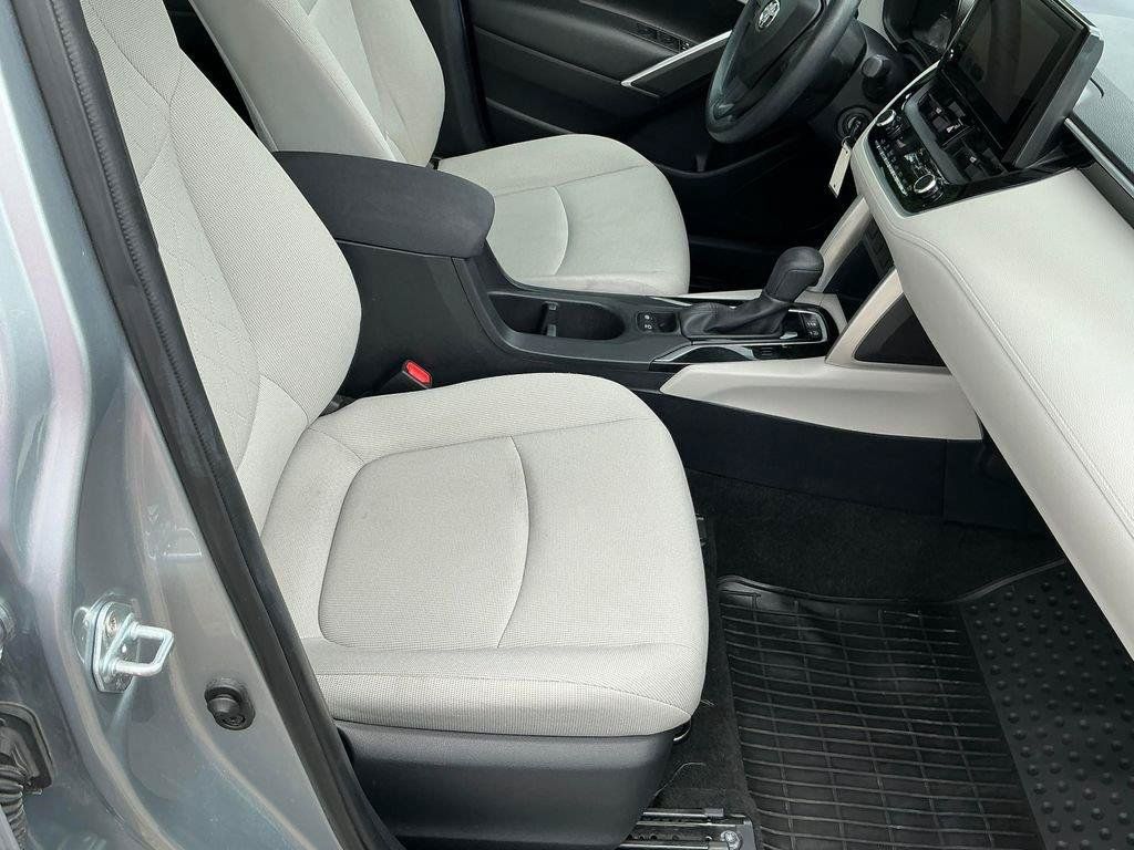 Used 2023 Toyota Corolla Cross L FWD image 17