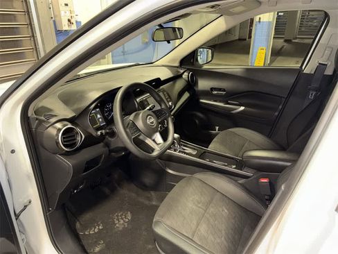 Used 2023 Nissan Kicks SV image 27