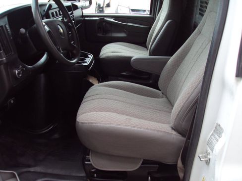 Used 2014 Chevrolet Express 1500 AWD image 18