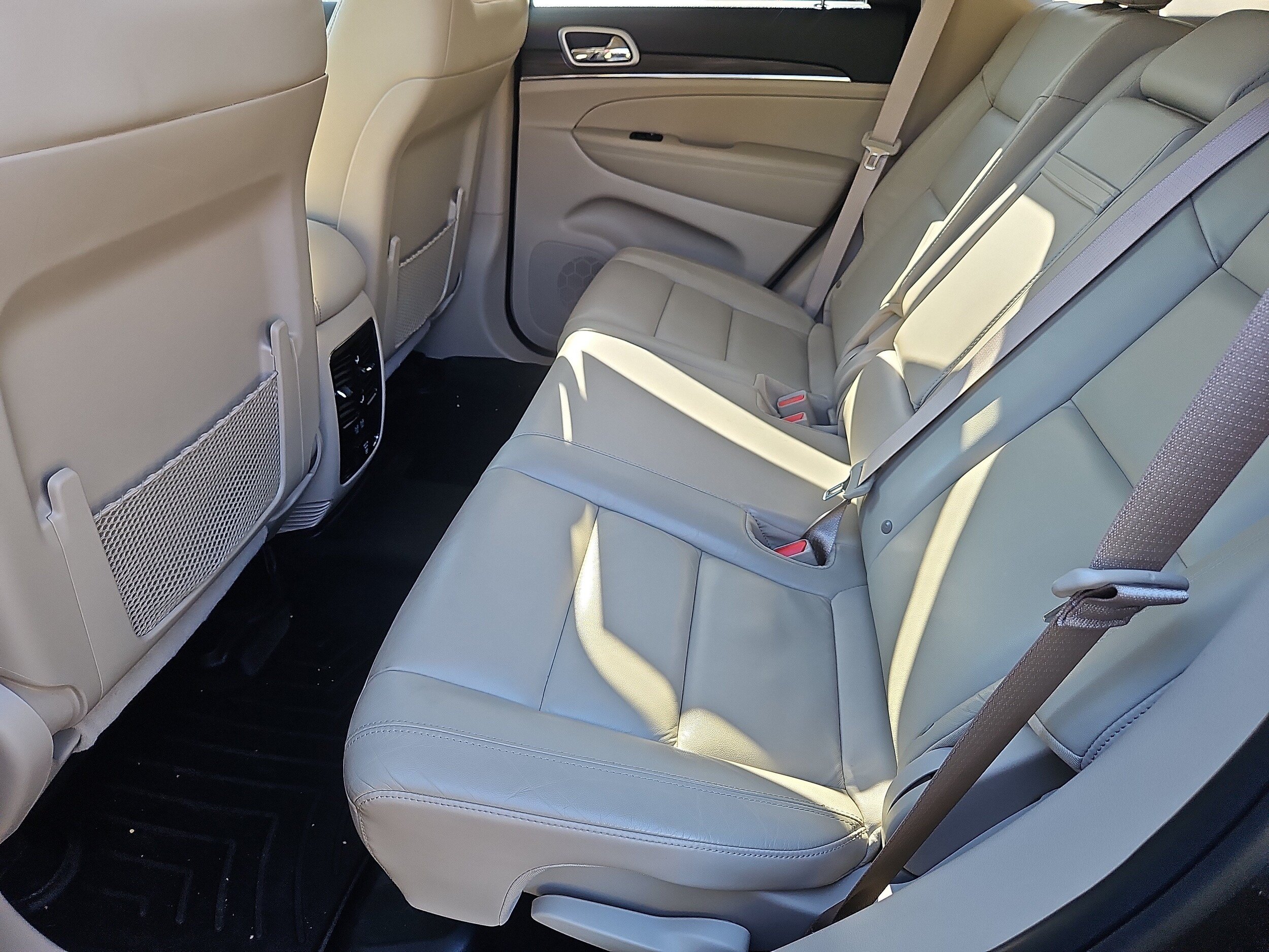Used 2021 Jeep Grand Cherokee Limited AWD/4WD image 36