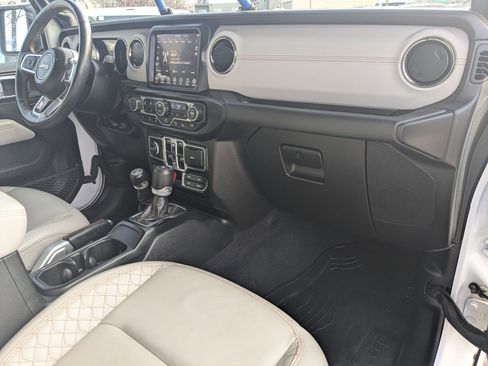 Used 2023 Jeep Wrangler Unlimited Sahara image 32