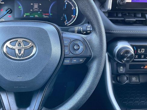 Used 2025 Toyota RAV4 XLE image 15