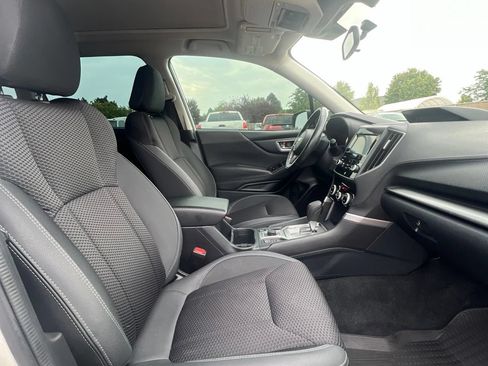 Used 2022 Subaru Forester Premium AWD/4WD image 10