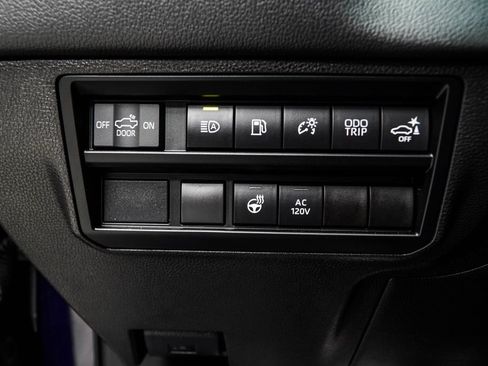 Used 2024 Toyota Tundra Limited AWD/4WD image 46