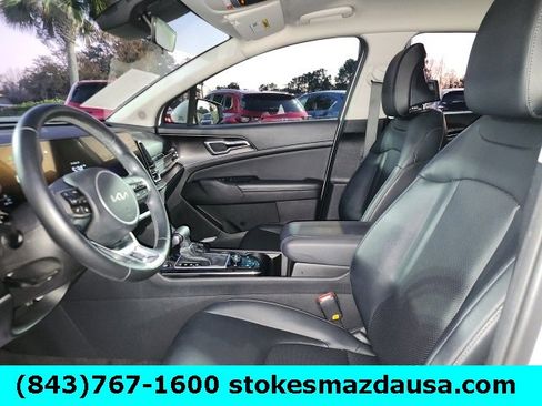 Used 2023 Kia Sportage EX image 3