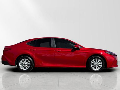 Used 2026 Toyota Camry LE image 3