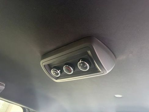 Used 2020 Dodge Grand Caravan SE FWD image 15