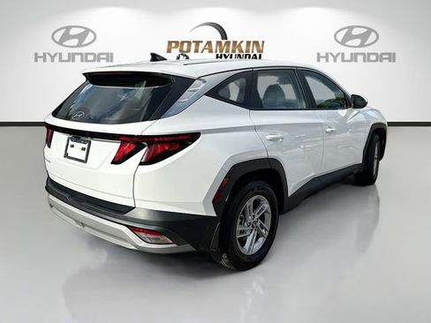 Certified 2025 Hyundai Tucson SE image 5