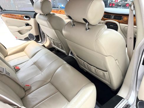 Used 2000 Jaguar XJ8 RWD image 28
