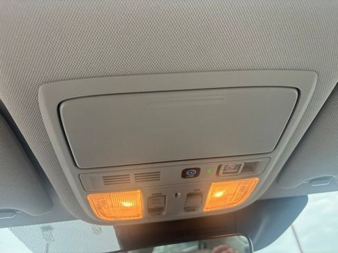 Used 2018 Honda Accord Touring image 5