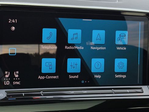 Used 2024 Volkswagen Atlas SE w/ Panoramic Sunroof Package image 19