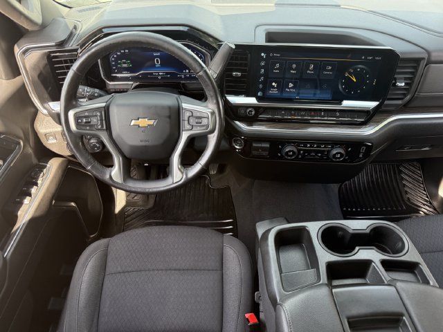 Certified 2022 Chevrolet Silverado 1500 LT w/ Z71 Off-Road Package AWD/4WD image 15