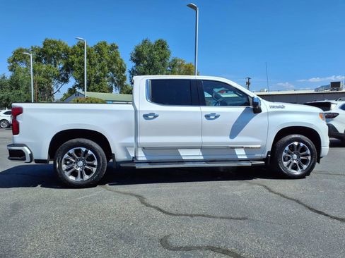 Used 2022 Chevrolet Silverado 1500 High Country w/ Technology Package image 8