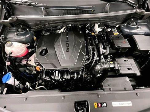 Used 2024 Kia Sportage LX image 9