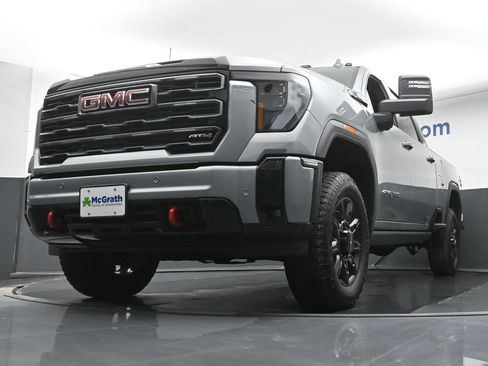 Used 2025 GMC Sierra 2500 AT4 w/ AT4 Premium Plus Package AWD/4WD image 7