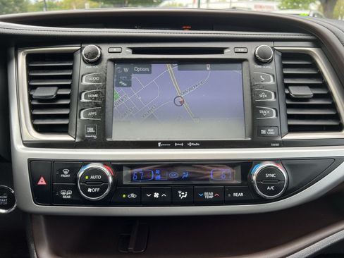 Used 2016 Toyota Highlander Limited AWD/4WD image 20