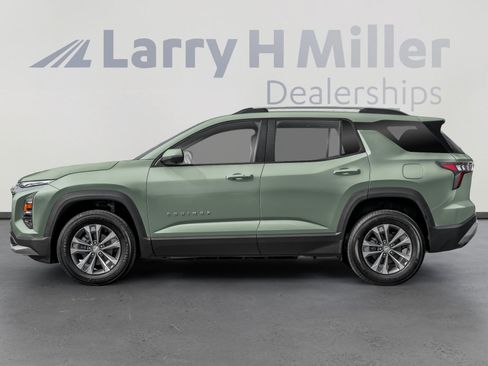 Used 2025 Chevrolet Equinox LT w/ Safety and Technology Package FWD image 3