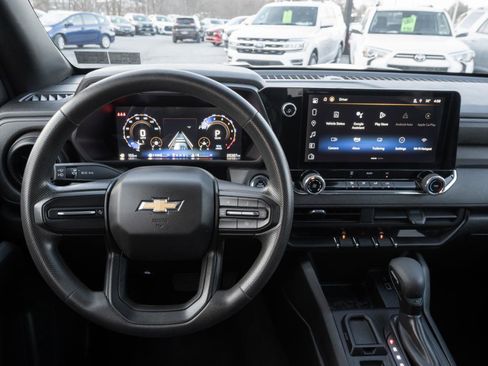 Used 2024 Chevrolet Colorado W/T image 2