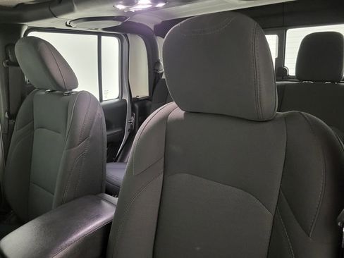 Used 2020 Jeep Gladiator Sport image 29