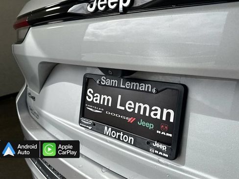 Used 2022 Jeep Grand Cherokee Overland AWD/4WD image 38